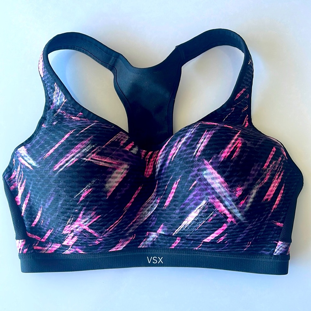 **SOLD***Victoria’s Secret VSX Sports Bra 🩷 Like New!